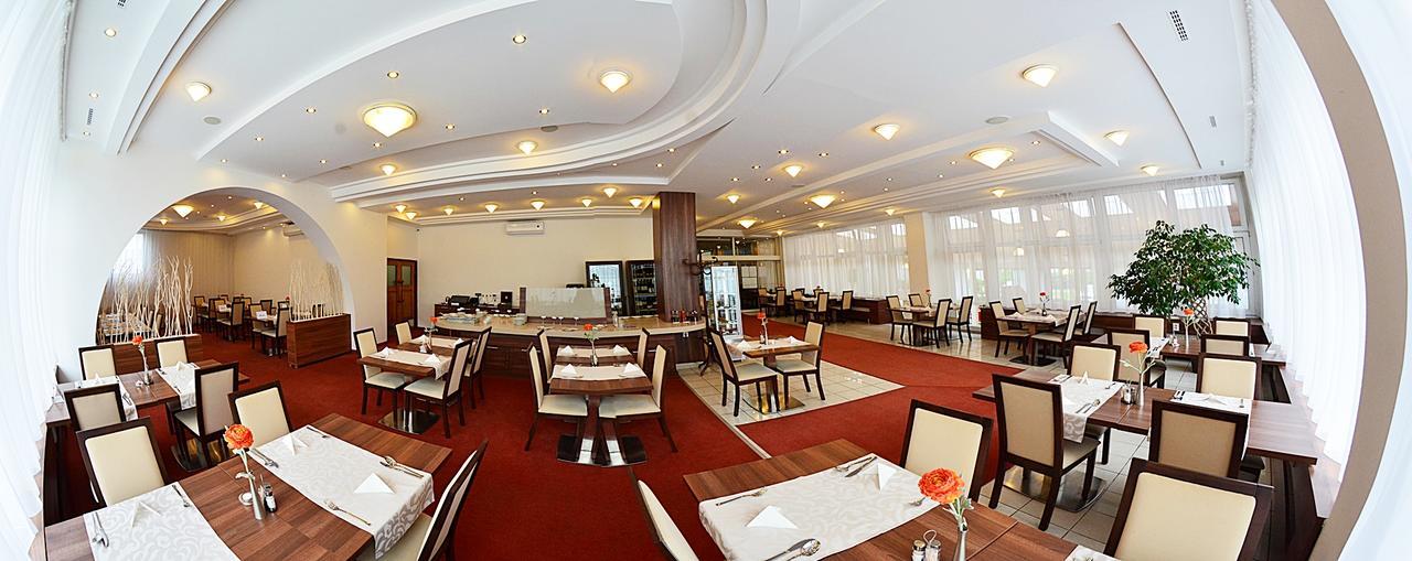 Alexandra Sport Hotel Púchov Esterno foto