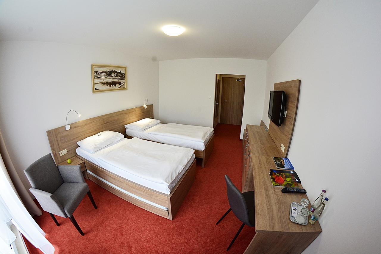 Alexandra Sport Hotel Púchov Esterno foto
