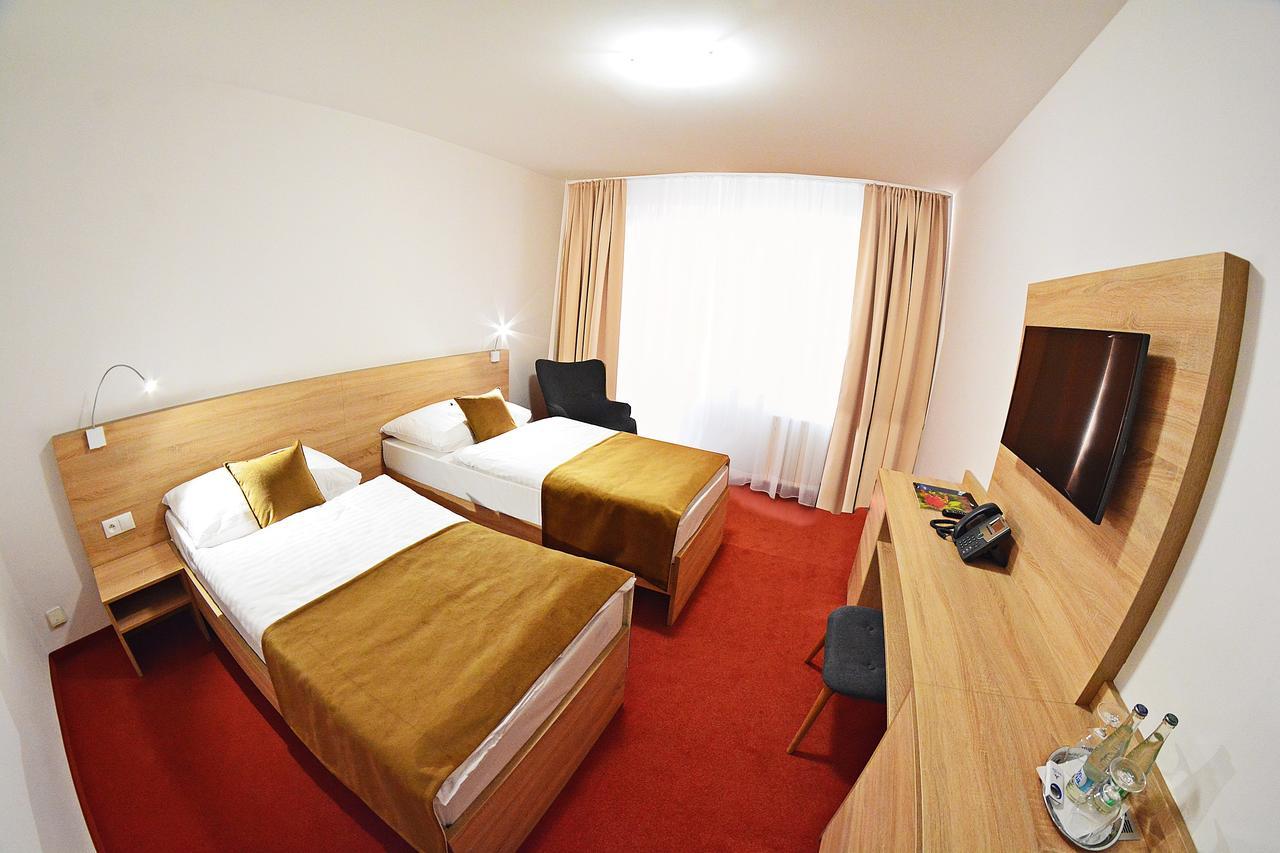 Alexandra Sport Hotel Púchov Esterno foto