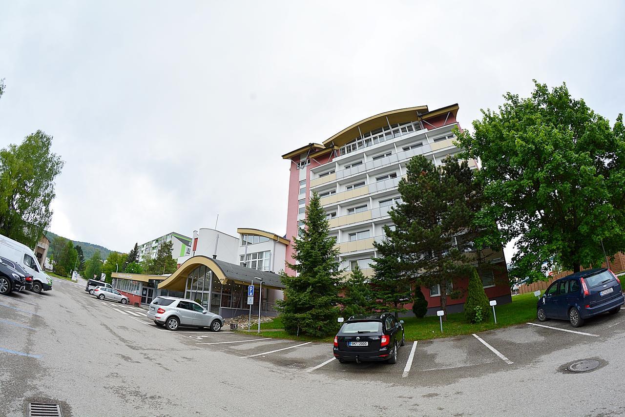 Alexandra Sport Hotel Púchov Esterno foto