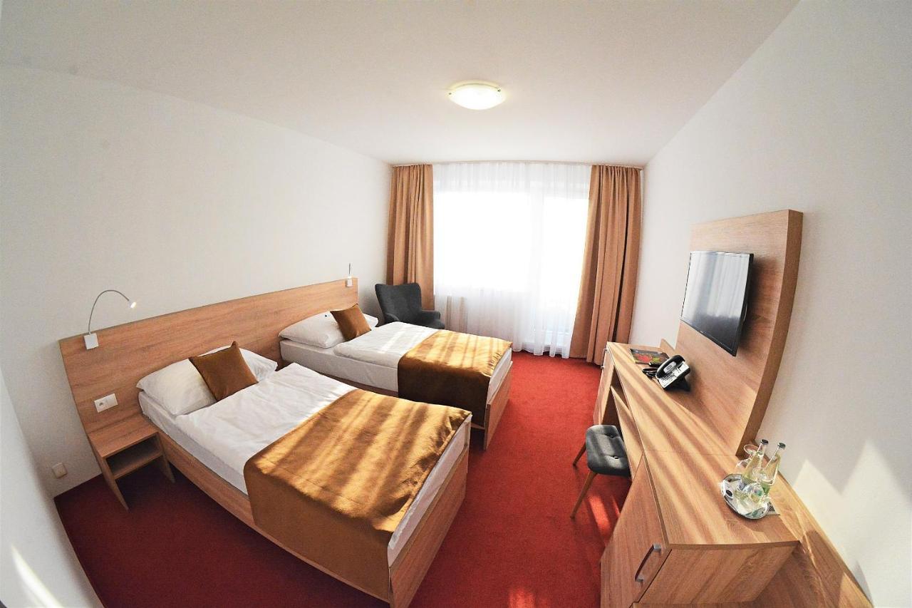 Alexandra Sport Hotel Púchov Esterno foto